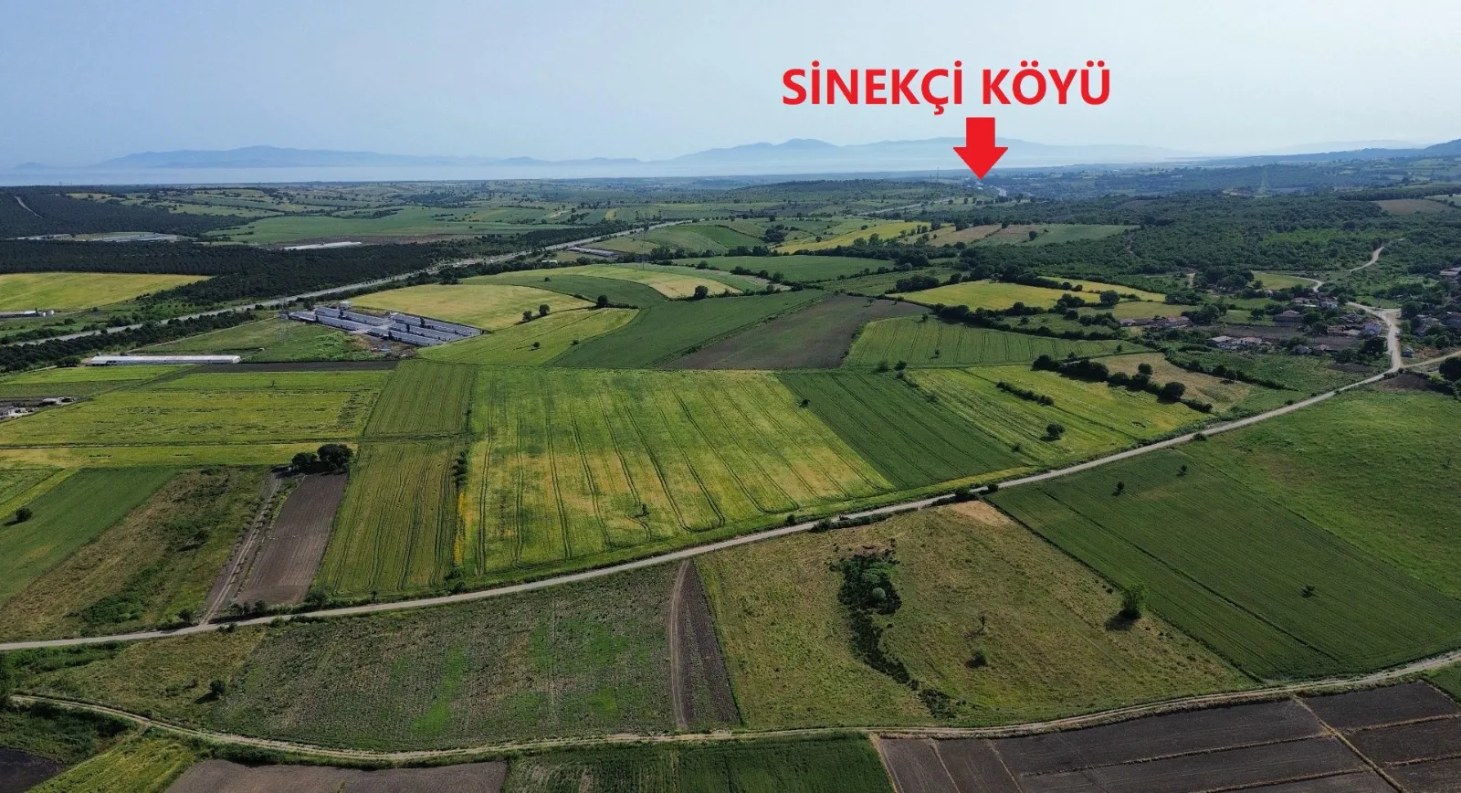 BİGA YUKARIDEMİRCİ'DE OTOYOL VE KÖYE YAKIN 4144 M2 SATILIK TARLA